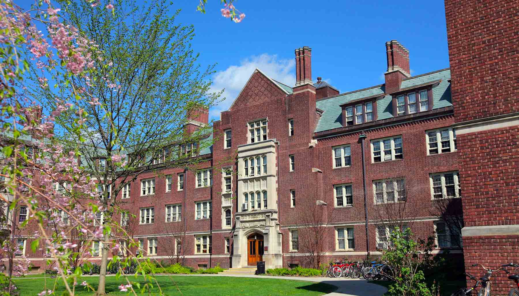 A photo of the exterior of Josselyn House facing the front entrance