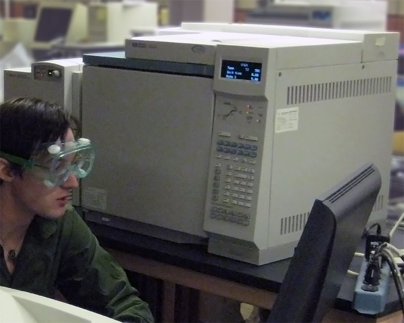 chemistry-gcms.instrument1