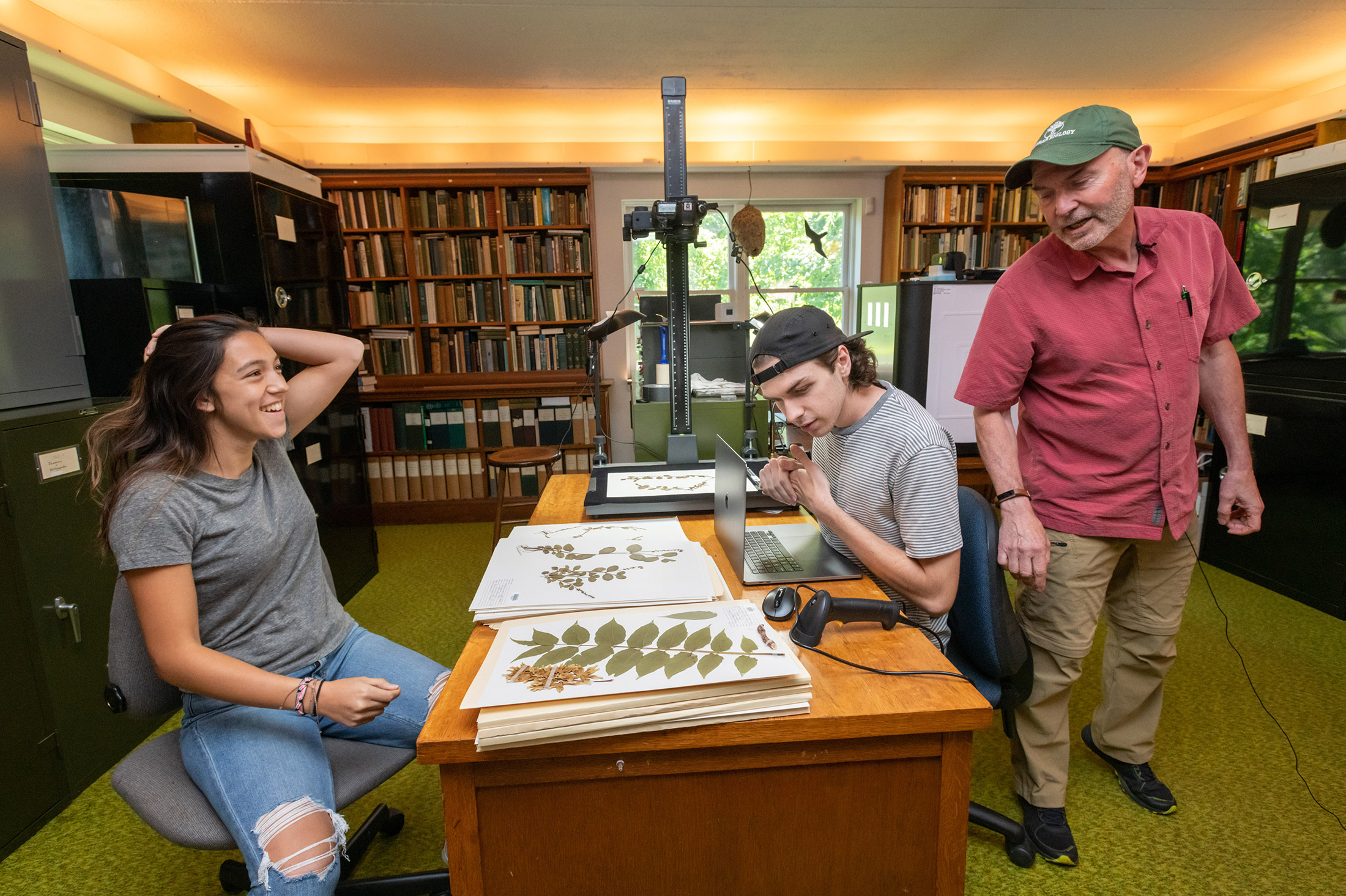 This summer, Mark Schlessman (right), an URSI researcher for more than 20 years, led students in cataloguing plant specimens at Mohonk Mountain Preserve. CREDIT: Karl Rabe