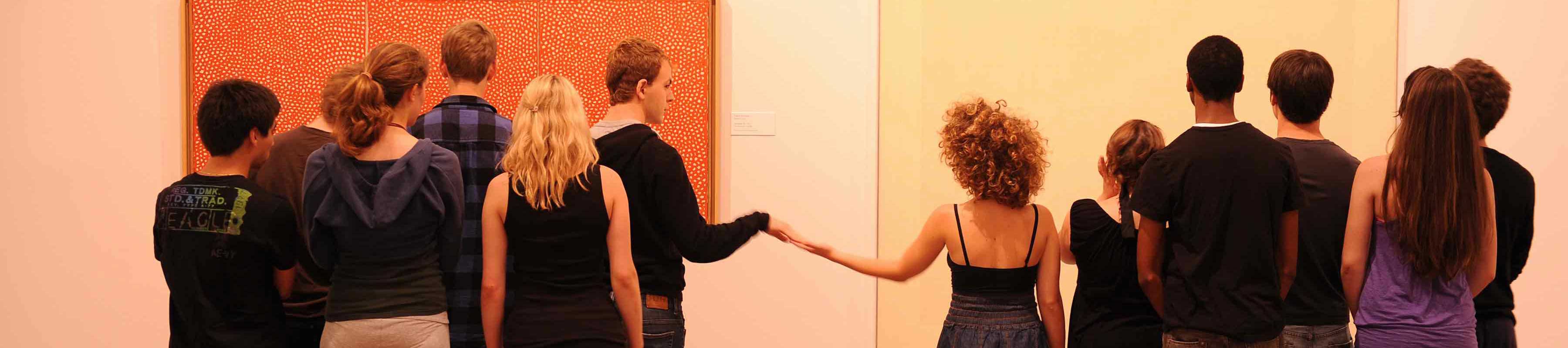 Fllac dance in gallery