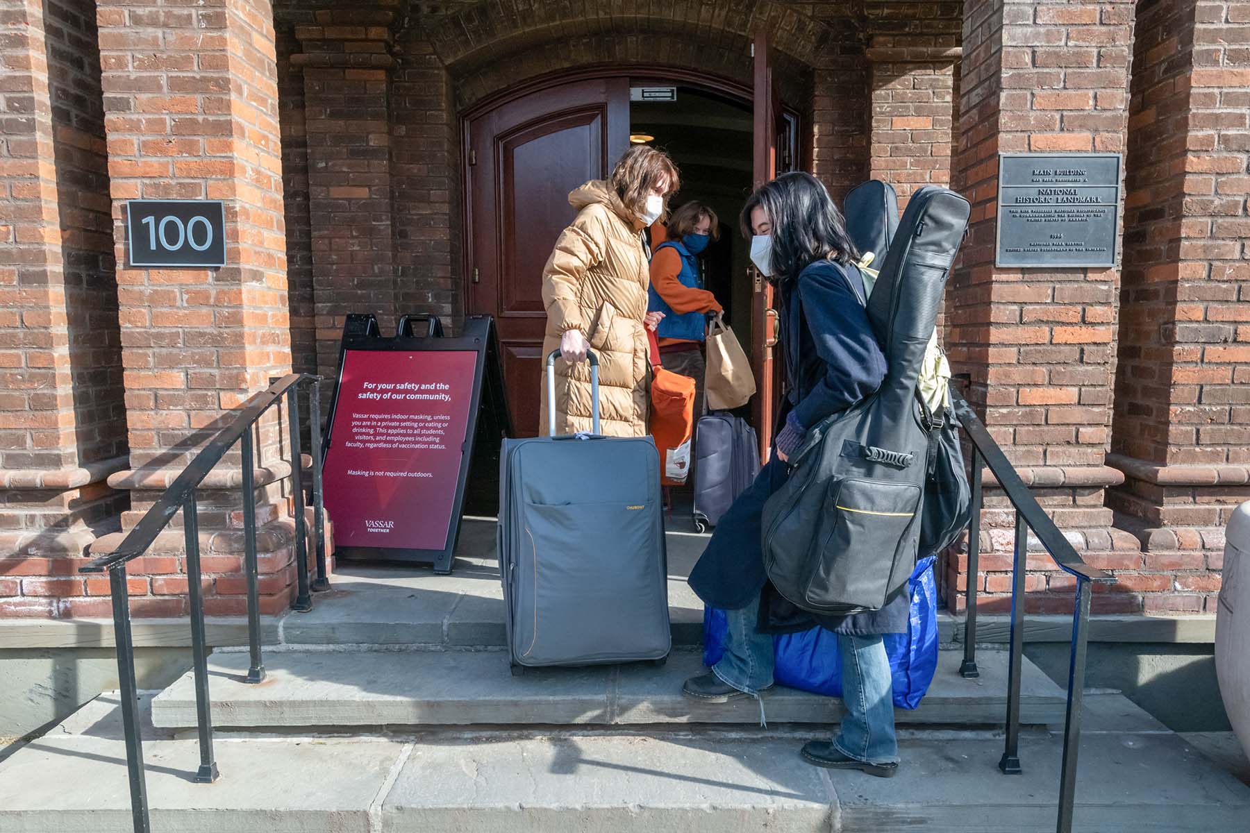 As the Spring Semester arrived, students were taking precautions and following new protocols as they moved back into campus housing. 