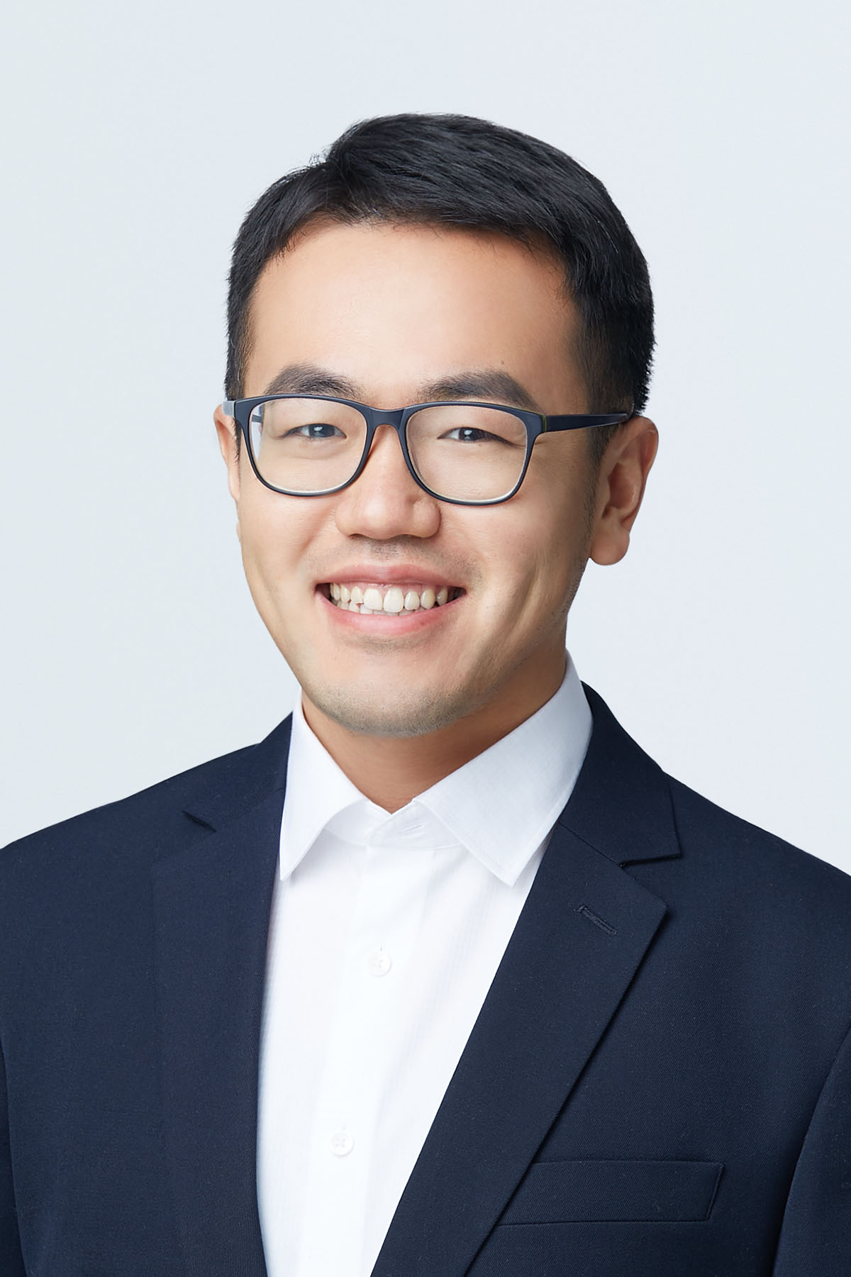 Chenyu Li headshot