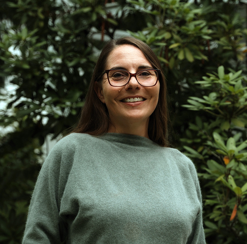 danielle-riou-headshot.jpg