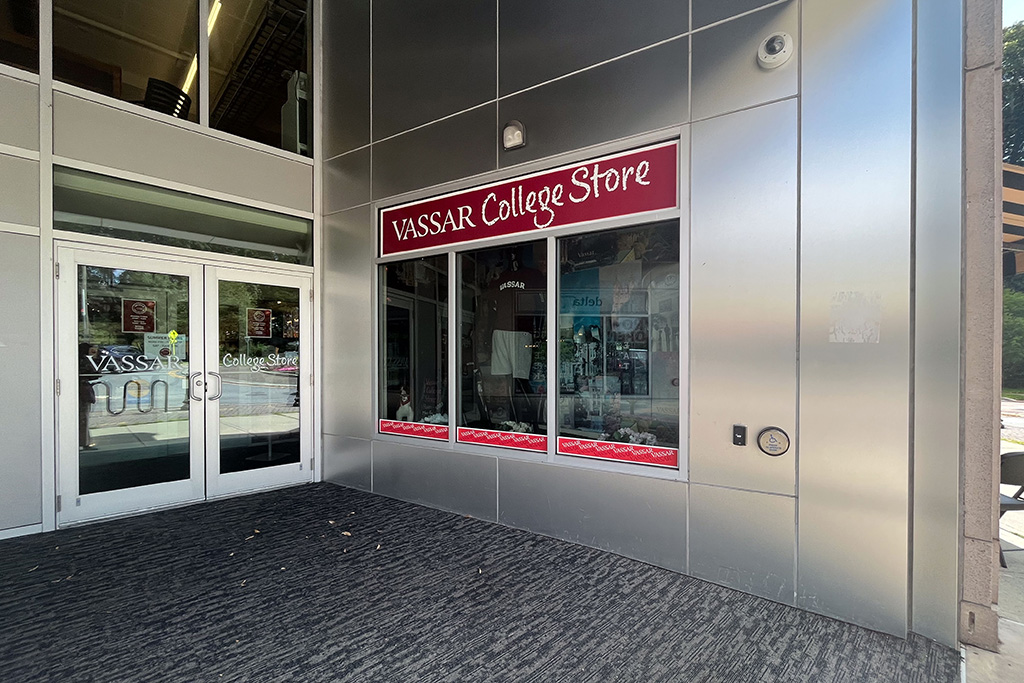 A store front with glass doors.