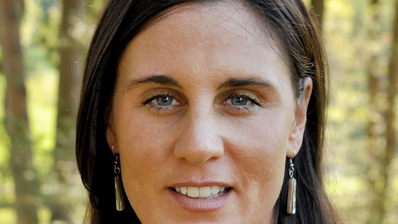 Photo headshot of Molly McGlennen.