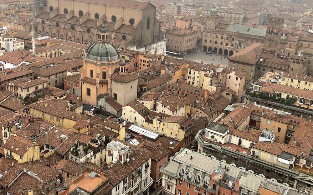 Picture of an Italian, old-world style city from the air.