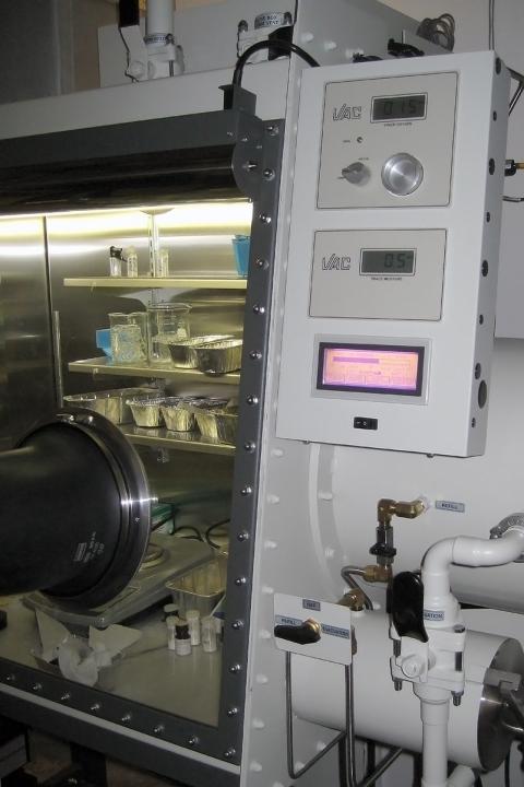 atmospheric chamber with a glass door and instrumentation