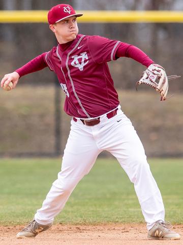 Action shot of Vassar baseball player Bryce Grathwohl ’23