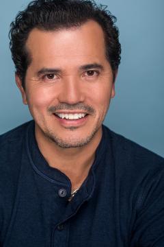 Actor and 2022 Commencement speaker John Leguizamo