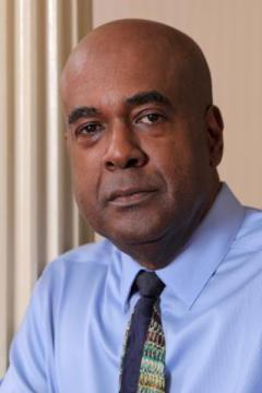 Portrait of professor Luke Harris