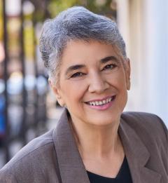 Headshot of Bella DePaulo