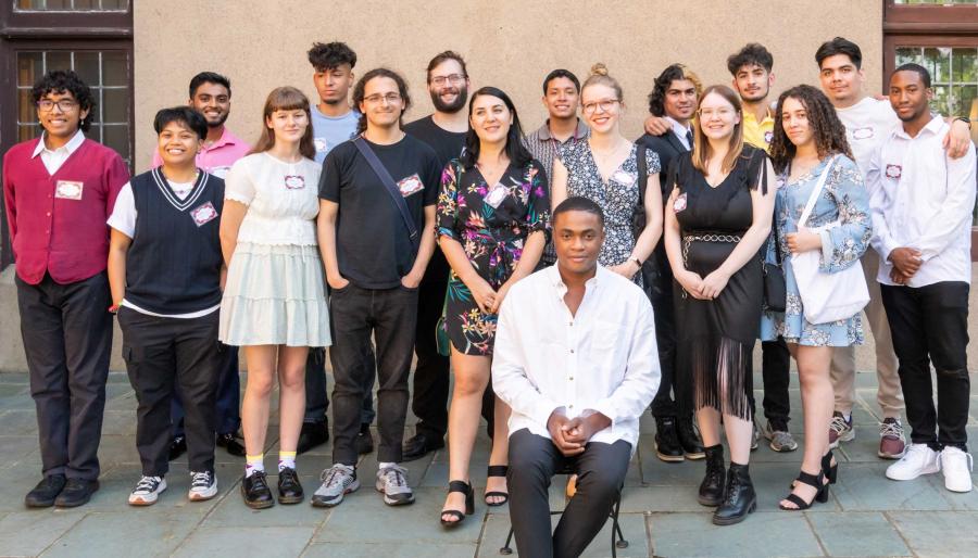 Group photo of 17 people in the Exploring Transfer Class of 2022