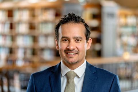 Headshot of Daniel Mendiola.
