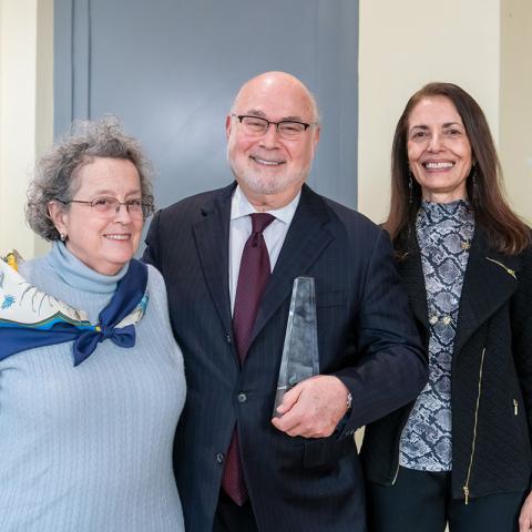 Jonathan Granoff ’70 receives Distinguished Service Award from (left) Amy Pullman ’71, Chair of the AAVC Selection Committee, and AAVC President Monica Vachher ’77.