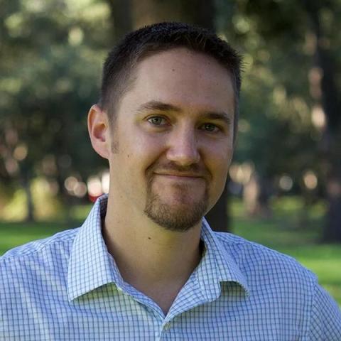 Headshot of Scott Solomon.